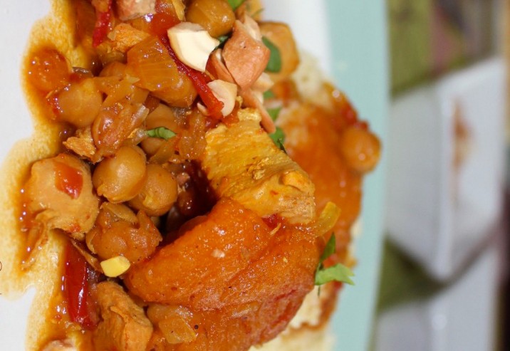 Réaliser un tajine de poulet aux abricots et aux noix de cajou à la cocotte